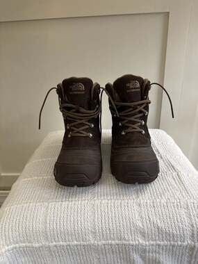 The North Face Youth Chilkat Lace II Waterproof Winter Boots Brown Size 5